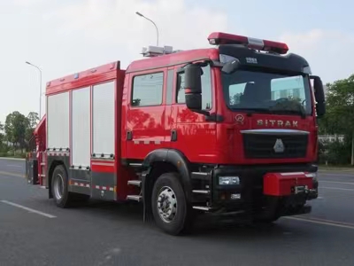重汽汕德卡搶險(xiǎn)救援消防車